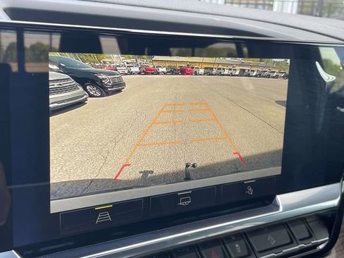 Used 2024 Chevrolet Silverado 1500 LT Trail Boss w/ Convenience Package II image 19