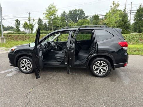 Used 2023 Subaru Forester Premium AWD/4WD image 15