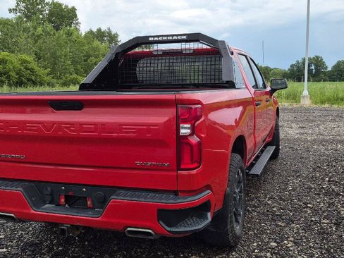 Used 2019 Chevrolet Silverado 1500 Custom w/ Custom Value Package AWD/4WD image 3
