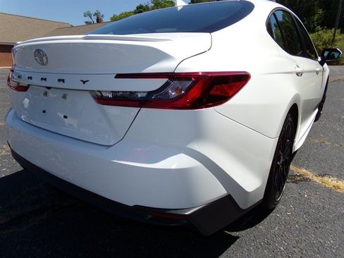 Used 2025 Toyota Camry SE FWD image 7
