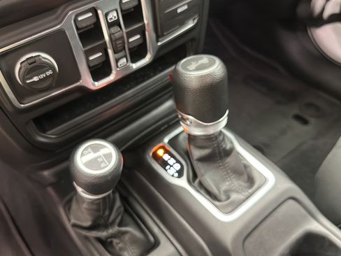 Used 2023 Jeep Wrangler Unlimited Sport AWD/4WD image 21