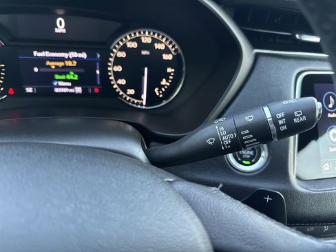 Used 2020 Cadillac XT4 Premium Luxury image 34