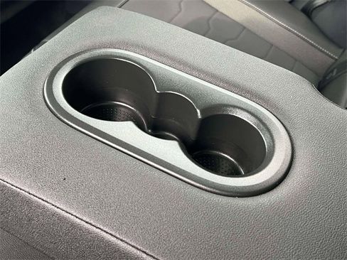 Used 2025 Volkswagen Taos SE image 15