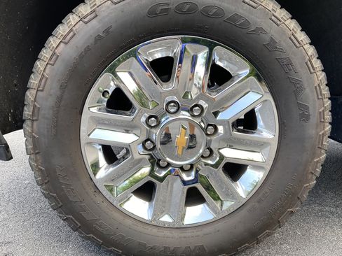 Used 2024 Chevrolet Silverado 2500 High Country w/ High Country Premium Package image 49