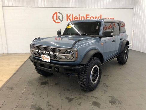 Used 2023 Ford Bronco Badlands image 3