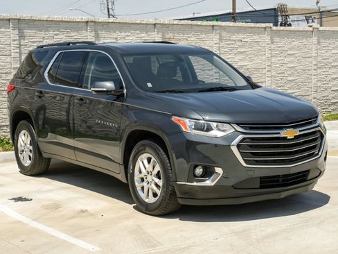 Used 2019 Chevrolet Traverse LT w/ LPO, Floor Liner Package AWD/4WD image 6