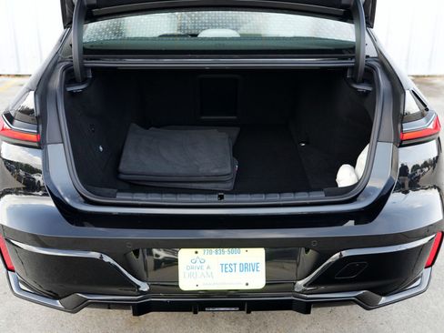 Used 2023 BMW i7 xDrive60 w/ Executive Package 2 image 10