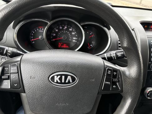 Used 2012 Kia Sorento LX w/ Third Row Pkg image 33