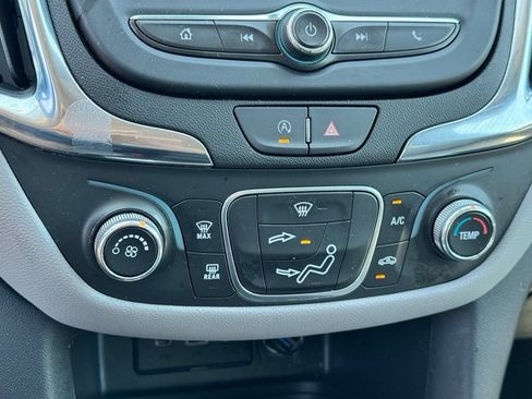Used 2024 Chevrolet Equinox LS FWD image 16