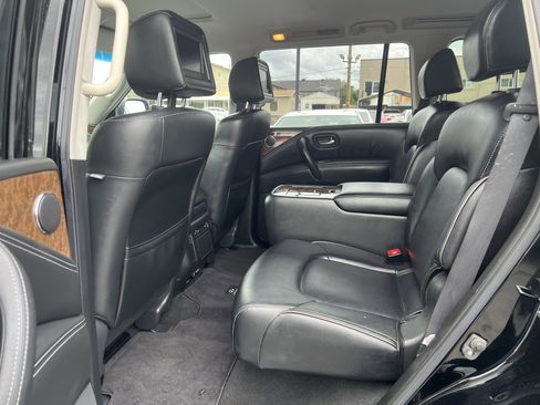 Used 2017 INFINITI QX80 4WD w/ Driver Assistance Package image 12