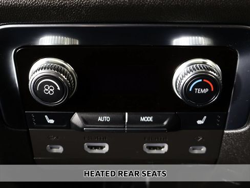 Used 2024 GMC Yukon Denali Ultimate AWD/4WD image 11