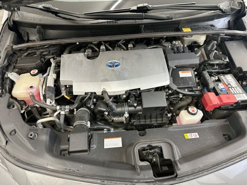 Used 2017 Toyota Prius Prime Advanced w/ Carpet Mat Package FWD image 34