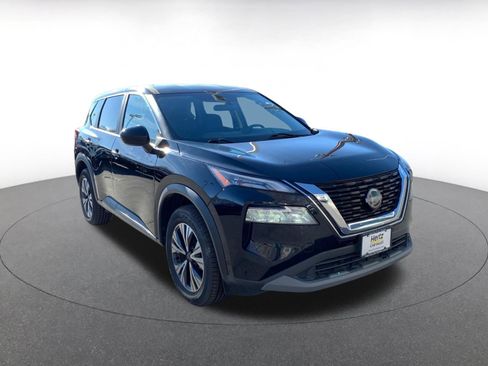 Used 2023 Nissan Rogue SV image 1