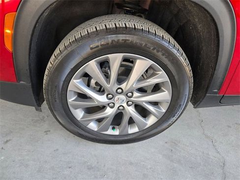 Used 2025 Buick Enclave Preferred w/ Power Package image 25