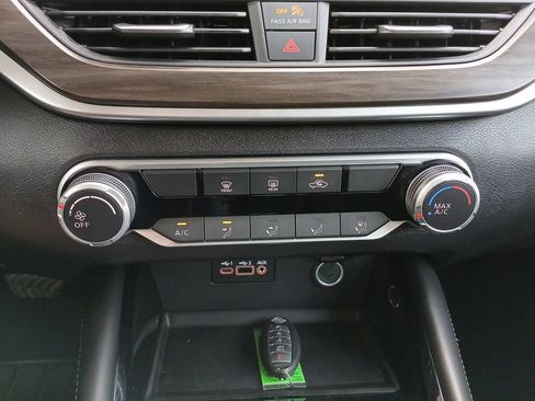 Used 2023 Nissan Altima 2.5 SV FWD image 35
