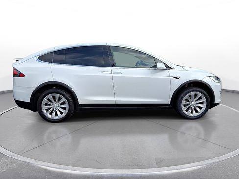 Used 2018 Tesla Model X 75D AWD/4WD image 9