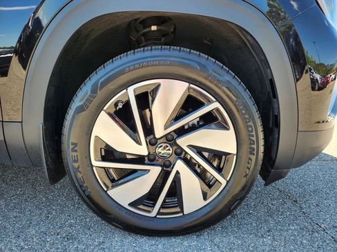 Used 2024 Volkswagen Atlas SE image 22