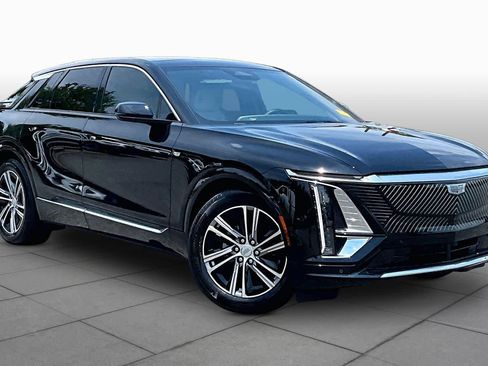 Used 2025 Cadillac Lyriq Luxury RWD image 3