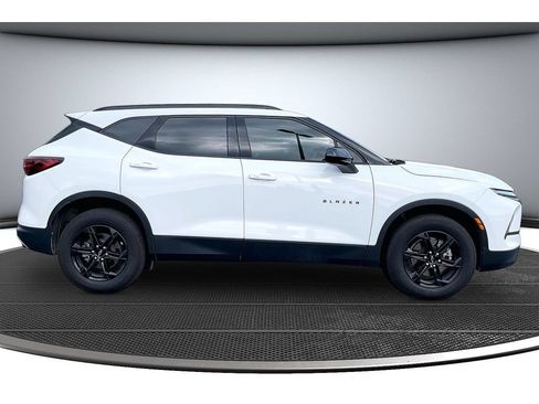 Used 2024 Chevrolet Blazer LT w/ Convenience Package AWD/4WD image 14