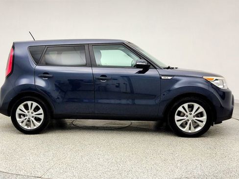 Used 2016 Kia Soul ! w/ Premium Package image 4