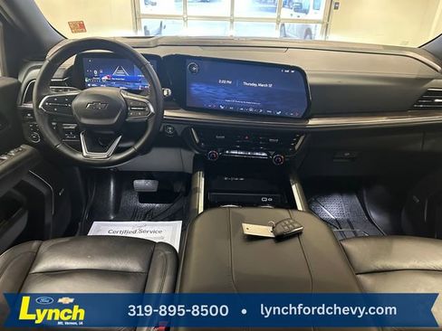 Used 2025 Chevrolet Suburban Z71 w/ Comfort Package image 9