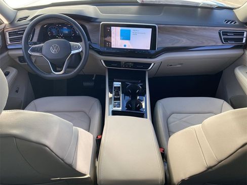 New 2026 Volkswagen Atlas SE image 11
