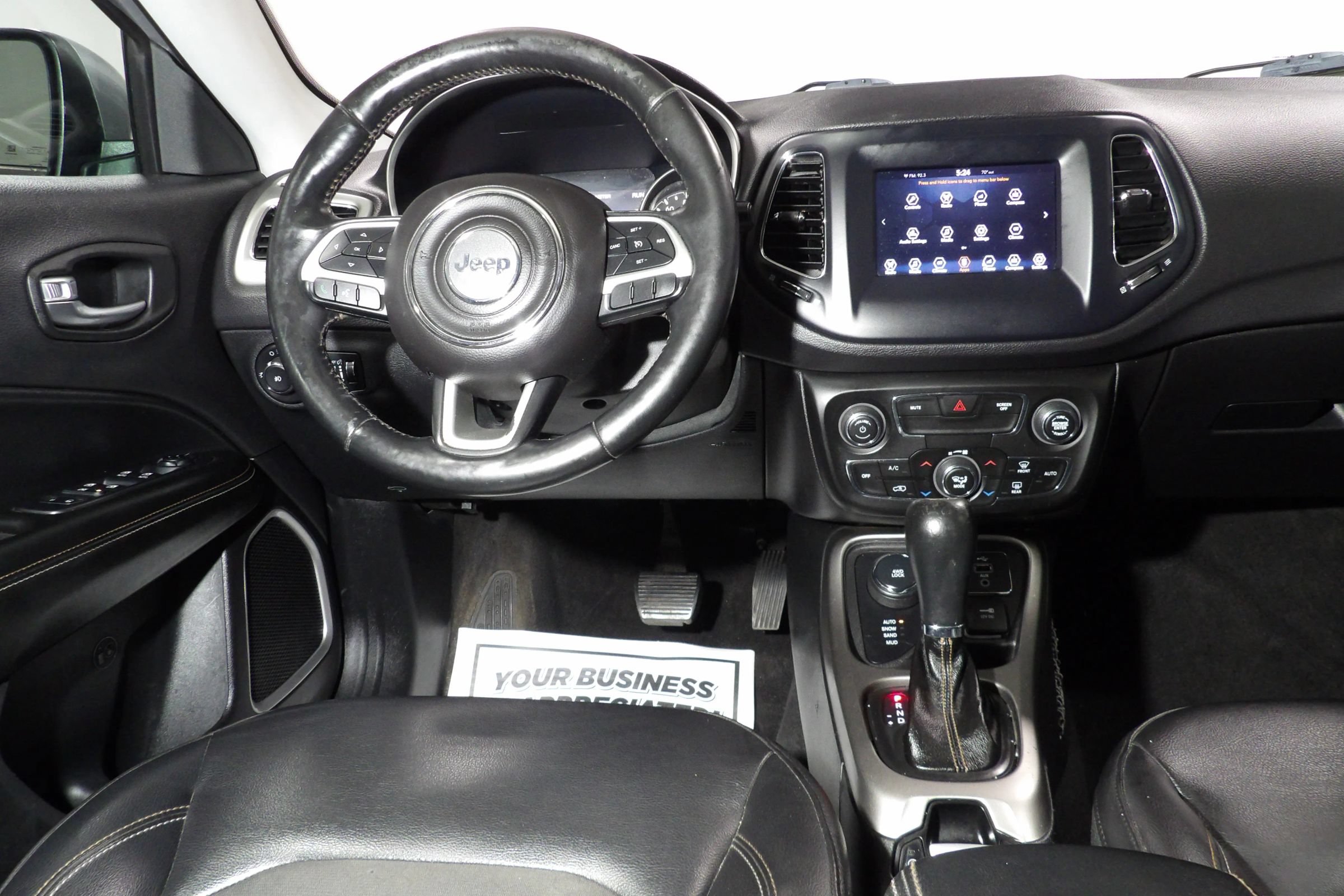 Used 2018 Jeep Compass Latitude w/ Popular Equipment Group AWD/4WD image 15