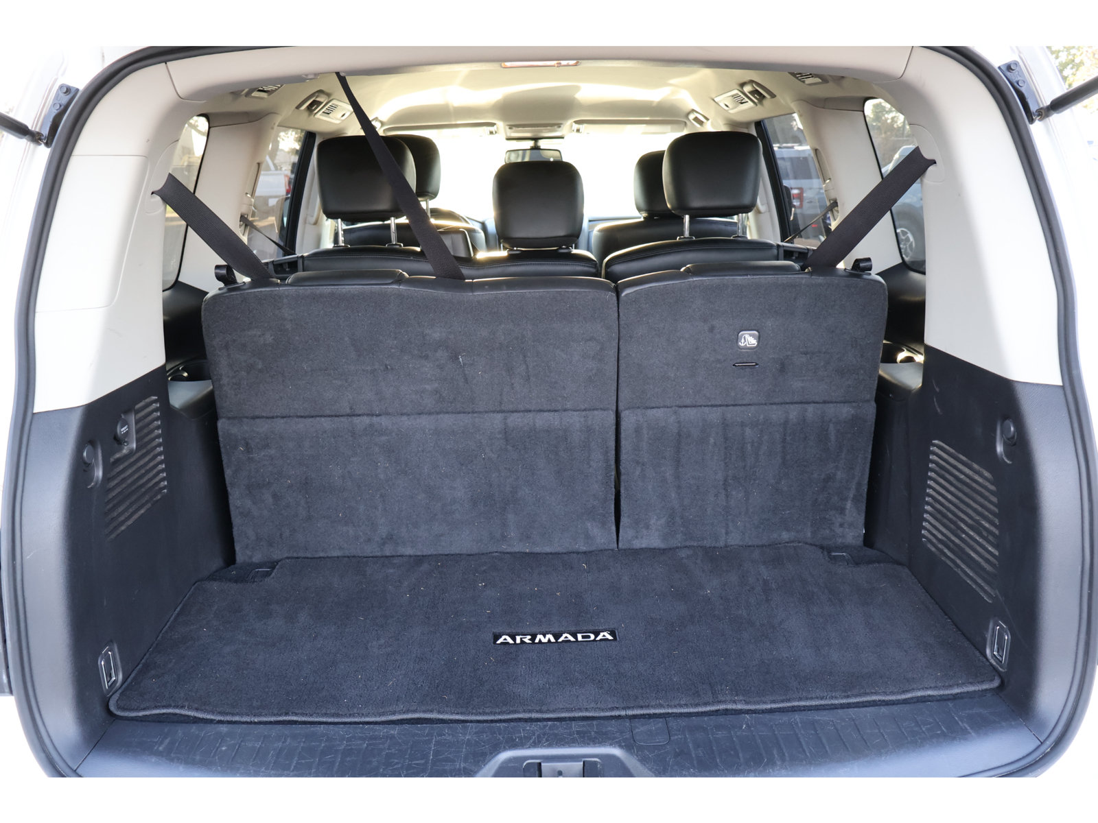 Used 2024 Nissan Armada SV AWD/4WD image 17