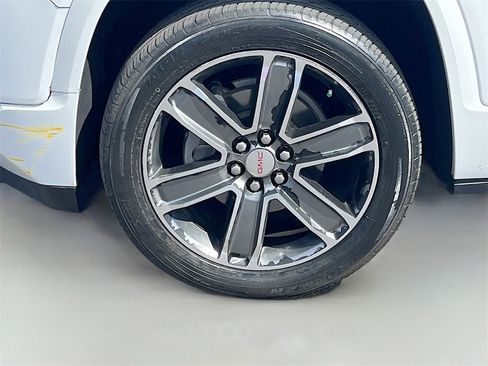 Used 2019 GMC Acadia Denali w/ Technology Package image 33