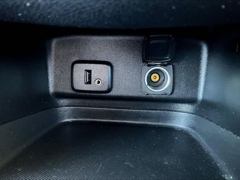 Used 2018 Chevrolet Equinox LT w/ LPO, Blackout Package image 26