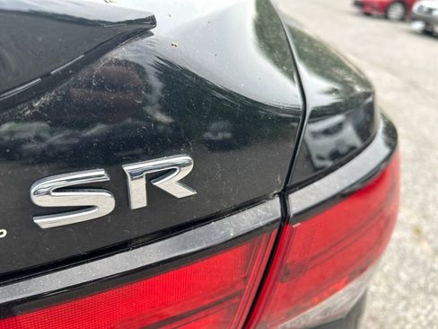 Used 2021 Nissan Sentra SR w/ SR Premium Package FWD image 4