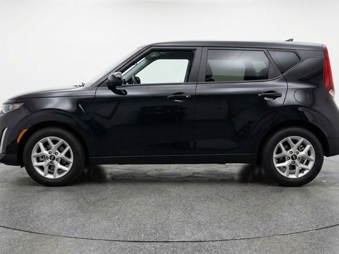 Used 2025 Kia Soul LX w/ LX Technology Package FWD image 5