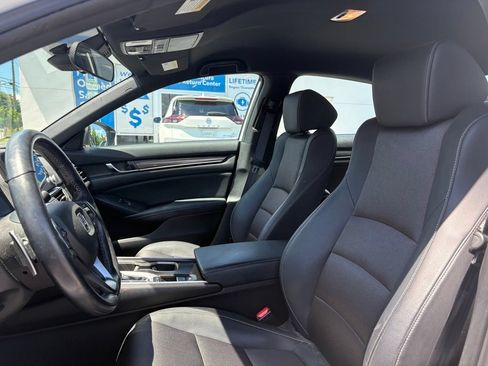 Used 2018 Honda Accord Sport image 6