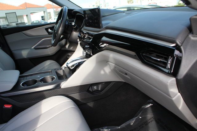 Used 2025 Acura MDX w/ Technology Package FWD image 23