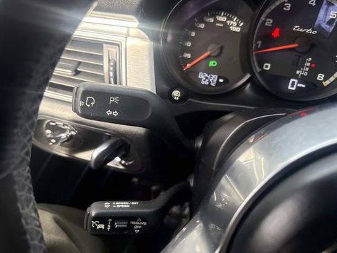 Used 2017 Porsche Macan Turbo image 33
