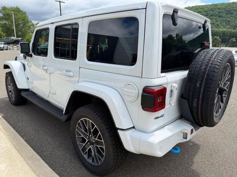 Used 2023 Jeep Wrangler Unlimited Sahara AWD/4WD image 2