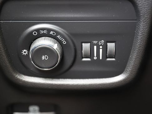 Used 2022 Jeep Grand Cherokee Limited AWD/4WD image 33