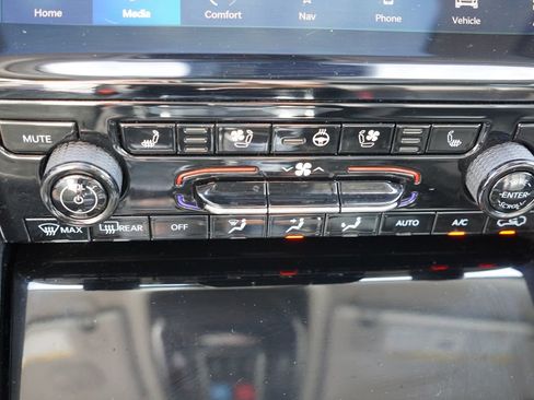 Certified 2022 Jeep Grand Cherokee L Limited w/ Luxury Tech Group II AWD/4WD image 32