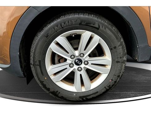 Used 2017 Kia Sportage LX image 10
