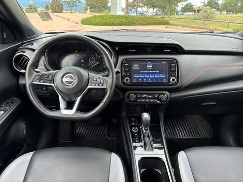 Used 2023 Nissan Kicks SR w/ SR Premium Package FWD image 23
