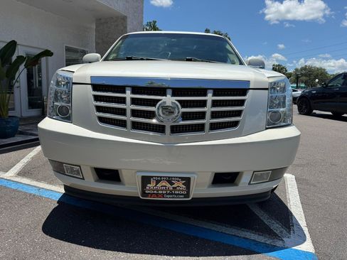 Used 2011 Cadillac Escalade Premium AWD/4WD image 9