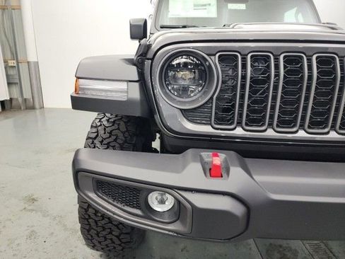 New 2025 Jeep Wrangler Unlimited Rubicon image 35