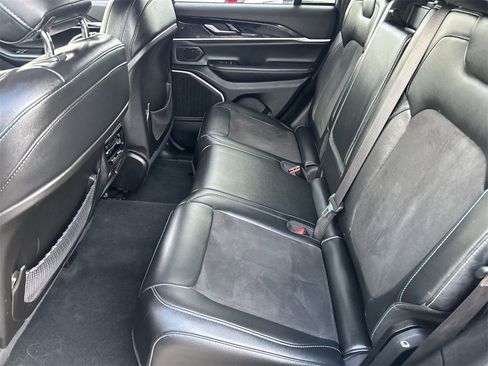 Used 2023 Jeep Grand Cherokee Trailhawk image 14