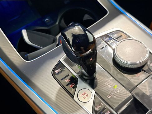 Used 2022 BMW X5 xDrive45e image 13