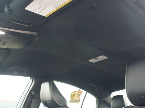 Used 2025 Toyota Camry SE image 6