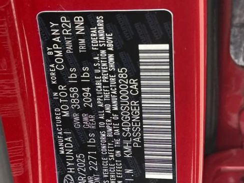 Used 2025 Hyundai Elantra SEL FWD image 29