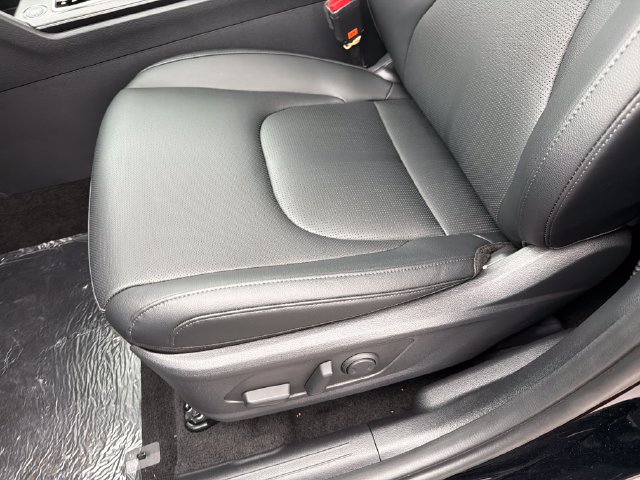 Certified 2026 Kia Sportage EX w/ EX Panorama Roof Package FWD image 20
