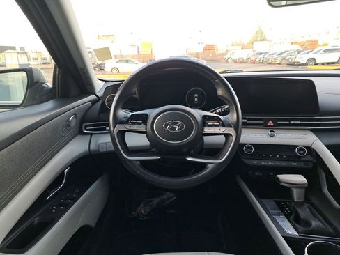 Used 2022 Hyundai Elantra Limited w/ Cargo Package image 22