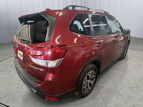 Used 2022 Subaru Forester Premium AWD/4WD image 6