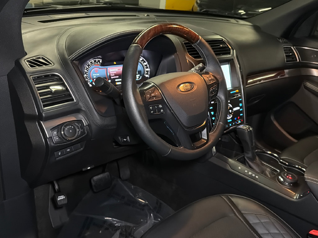 Used 2017 Ford Explorer Platinum AWD/4WD image 21